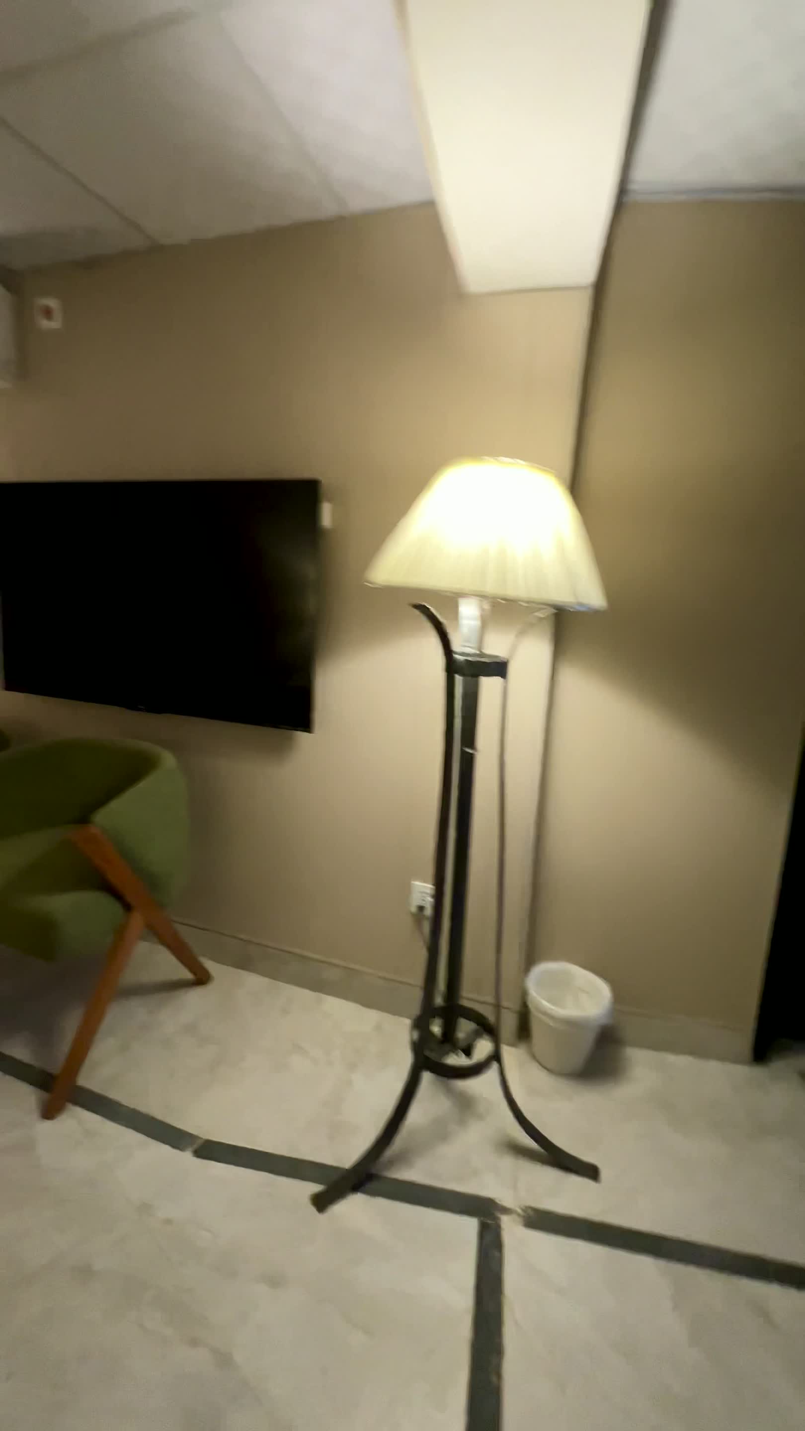 Jungle Studio bathroom