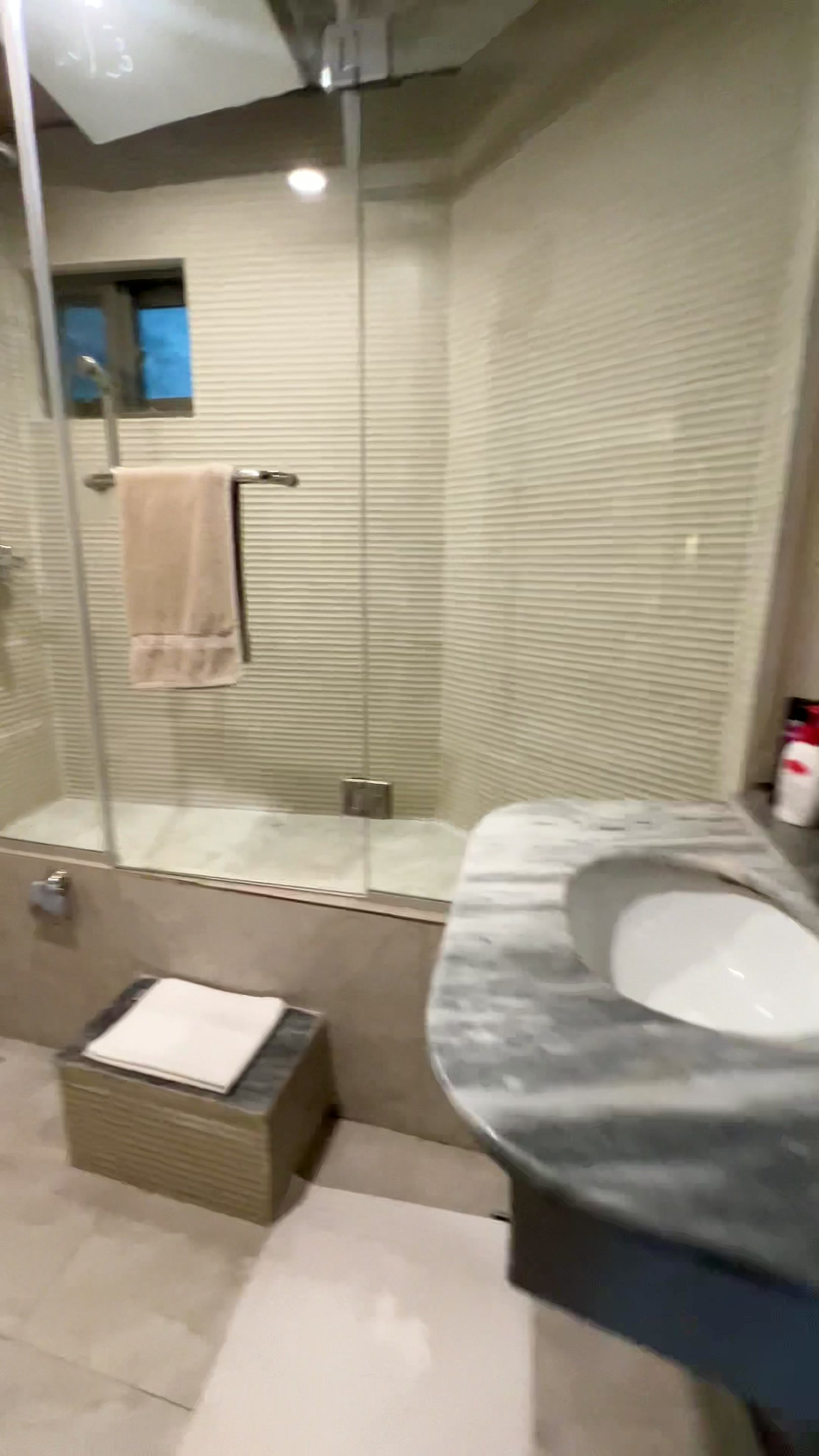 Jungle Studio bathroom